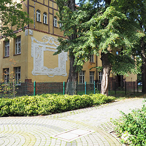 Archipelag Zieleni. Zieleń na osiedlu Archipelag Zieleni we Wrocławiu. Ledum Ogrody – projektowanie ogrodów przydomowych, projektowanie zielonych tarasów, projektowanie zielonych dachów, projektowanie ogrodów balkonowych, projektowanie małej architektury ogrodowej, doradztwo ogrodowe, warsztaty. Wrocław, Dolnośląskie.