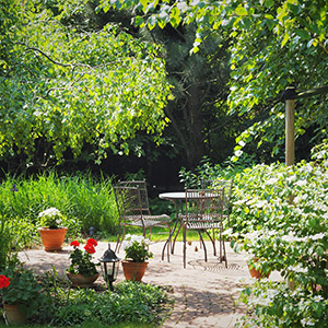 Ligota Piękna. Bylinowy ogród w Ligocie Pięknej. Ledum Ogrody – projektowanie ogrodów przydomowych, projektowanie zielonych tarasów, projektowanie zielonych dachów, projektowanie ogrodów balkonowych, projektowanie małej architektury ogrodowej, doradztwo ogrodowe, warsztaty. Wrocław, Dolnośląskie.
