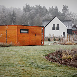 Wilkszyn. Ogród inspirowany lasem i łąką w Wilkszynie. Ledum Ogrody – projektowanie ogrodów przydomowych, projektowanie zielonych tarasów, projektowanie zielonych dachów, projektowanie ogrodów balkonowych, projektowanie małej architektury ogrodowej, doradztwo ogrodowe, warsztaty. Wrocław, Dolnośląskie.